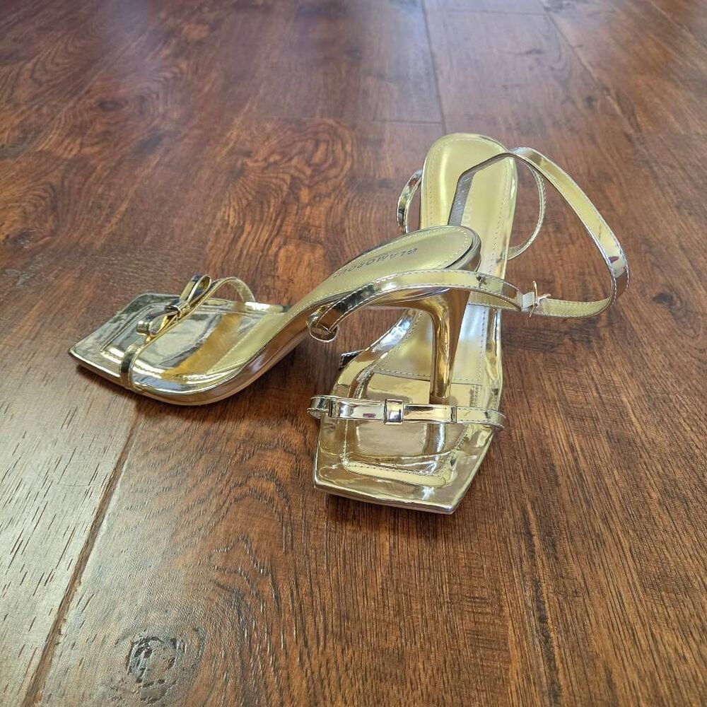 NWOT Glamorous Gold Strappy Barely There Bow Heels - Picture 2 of 9